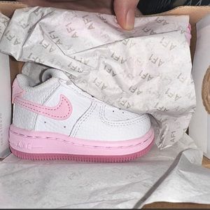 Size 3c Brand new they were to small for my daughter so never worn.